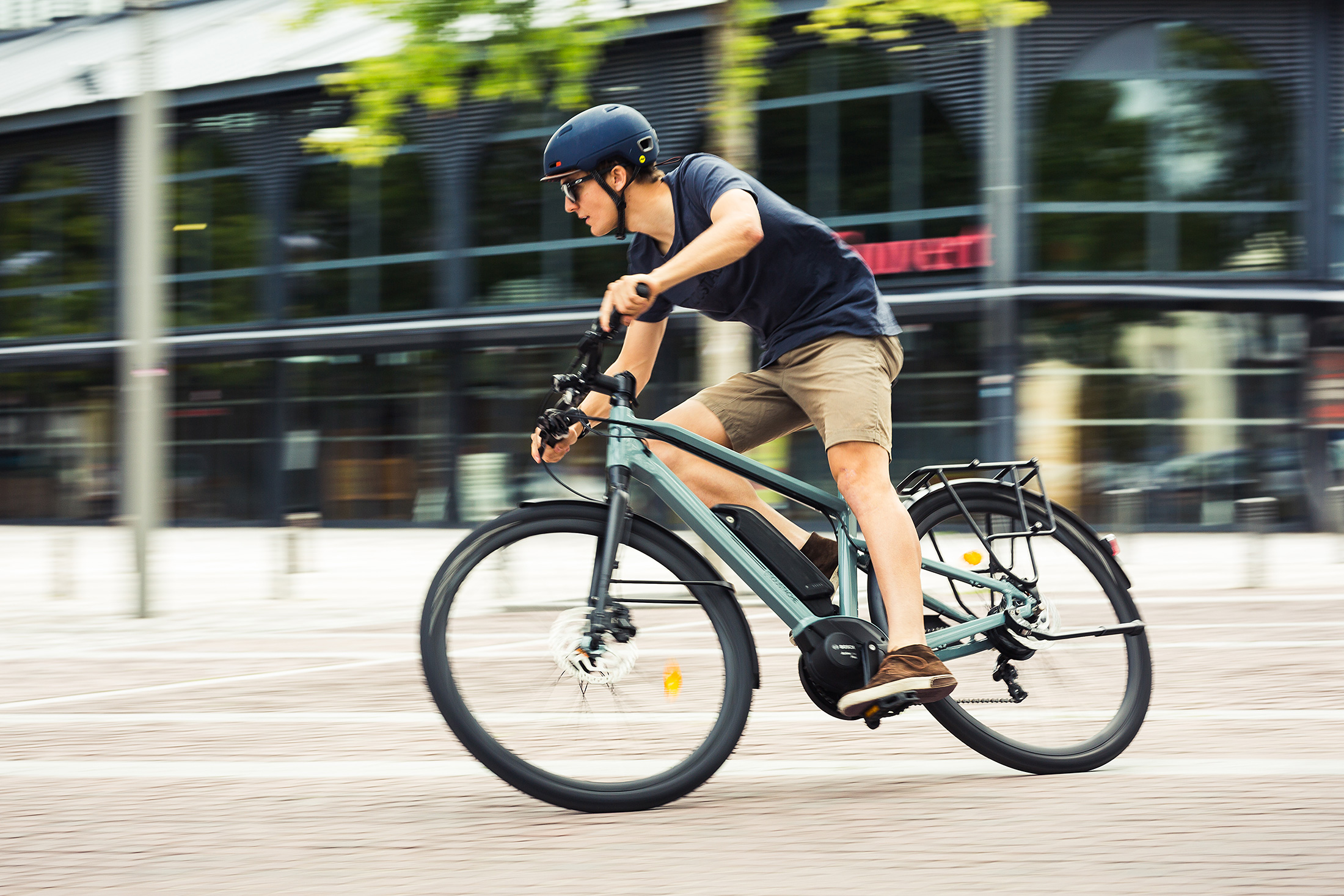 MOUSTACHE FRIDAY 28 2019 Urbain polyvalent c est le v lo